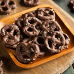 15 Chocolate Pretzel Recipes That Are Easy To Make